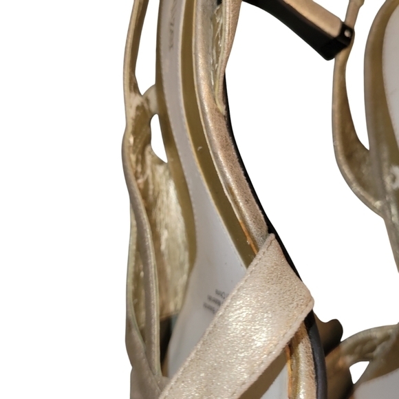 Naturalizer Sandals 8.5 Gold - Picture 4 of 7